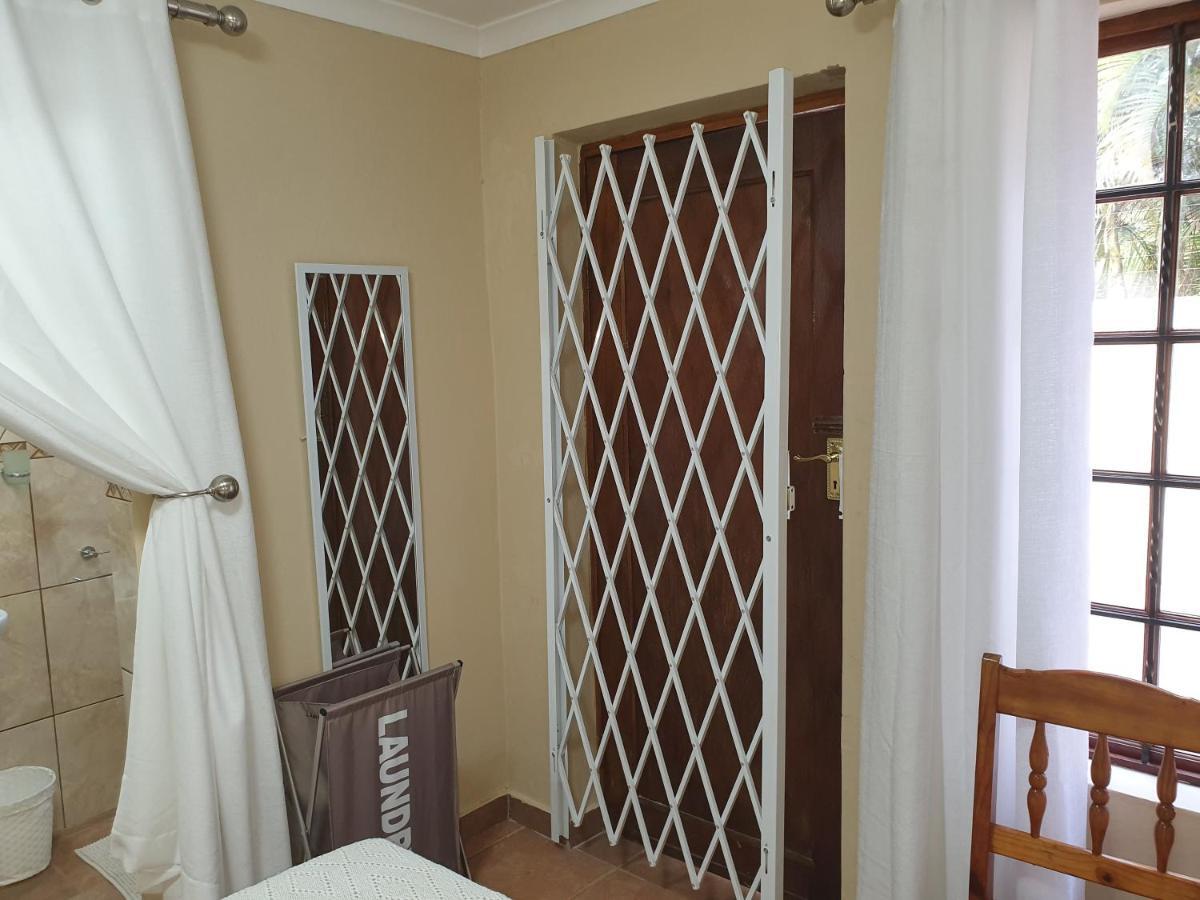 Lani'S Guest House - No Loadshedding Musina Exterior foto