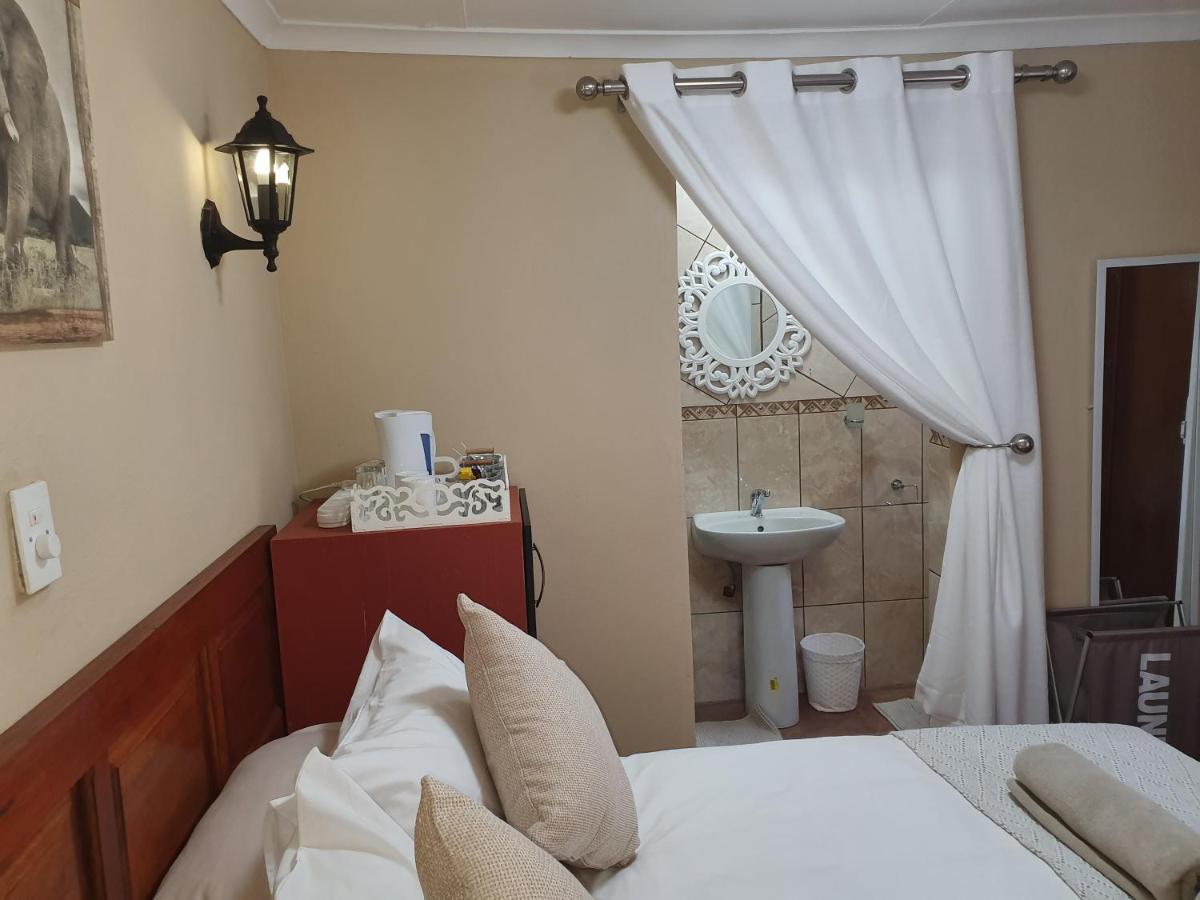 Lani'S Guest House - No Loadshedding Musina Exterior foto